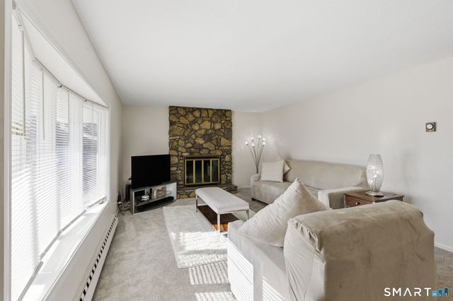 17 Pioneer Drive, Enfield, CT 06082