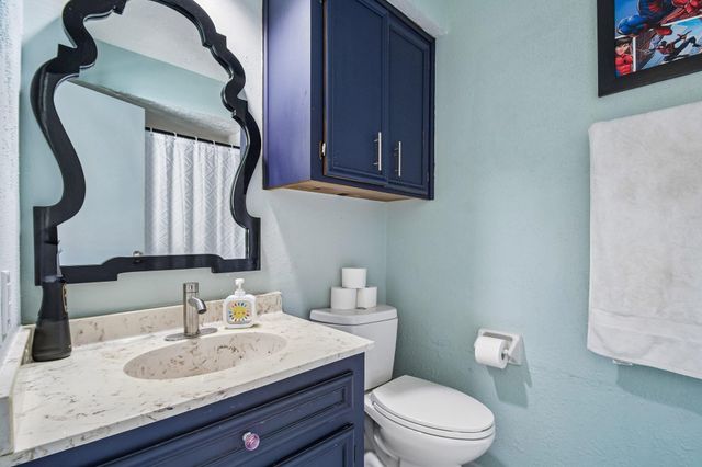 14 Cypress Fairway VLG, Wimberley, TX 78676