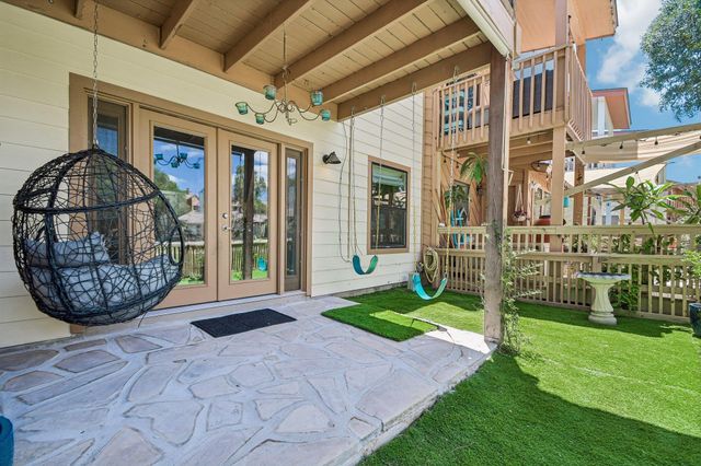 14 Cypress Fairway VLG, Wimberley, TX 78676