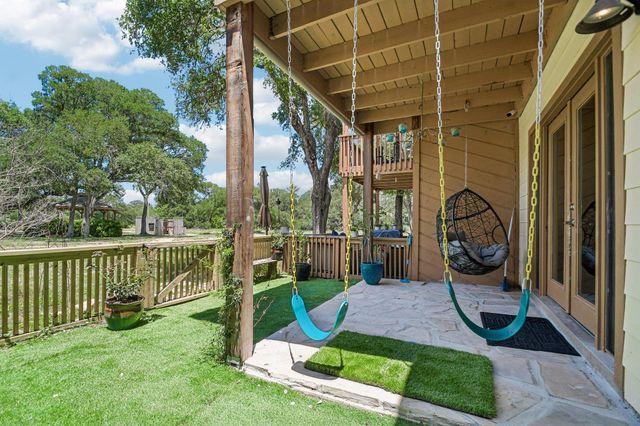 14 Cypress Fairway VLG, Wimberley, TX 78676