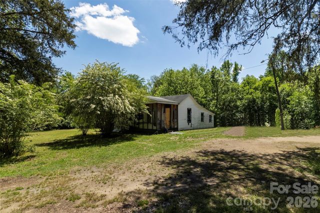 911 Center Road, Chester, SC 29706