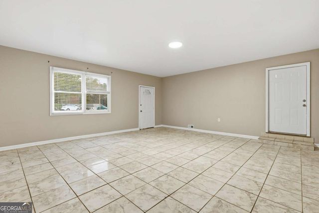 127 Old Rosser Road SW, Lilburn, GA 30047