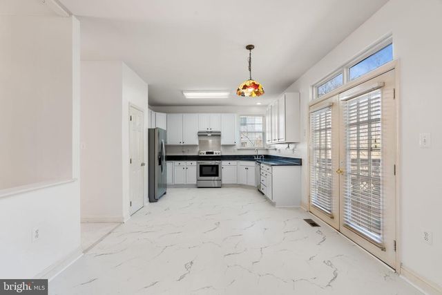 1226 BARKSDALE DR NE, Leesburg, VA 20176