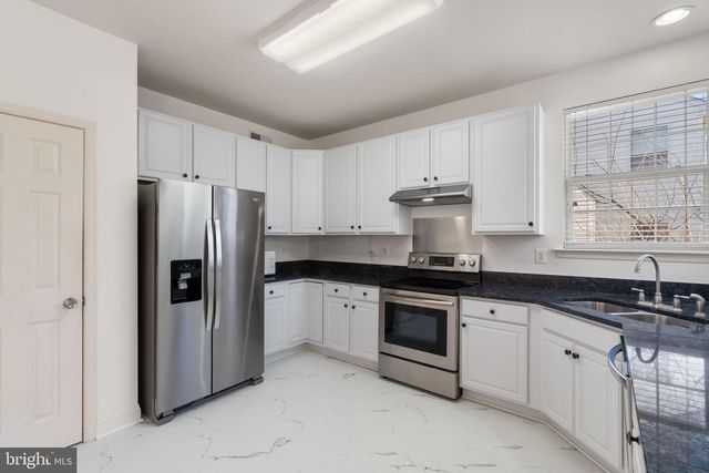 1226 BARKSDALE DR NE, Leesburg, VA 20176