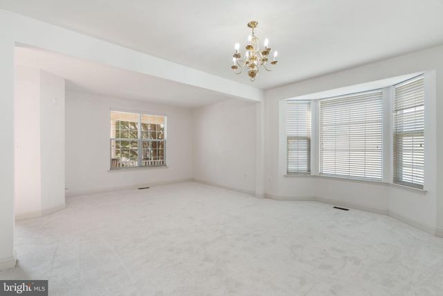 1226 BARKSDALE DR NE, Leesburg, VA 20176