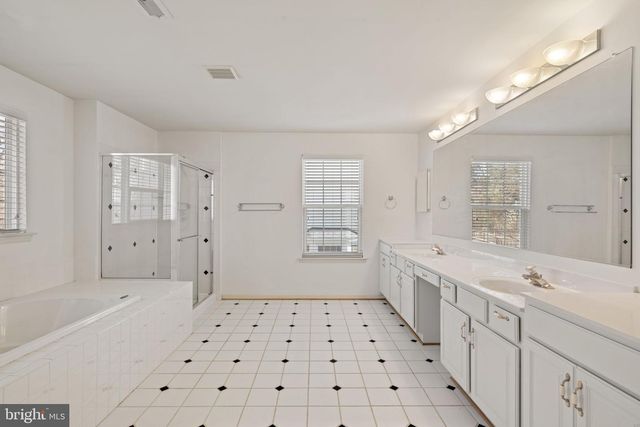 1226 BARKSDALE DR NE, Leesburg, VA 20176