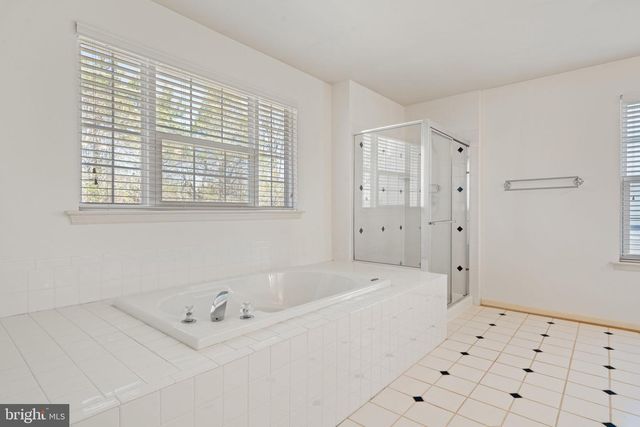 1226 BARKSDALE DR NE, Leesburg, VA 20176