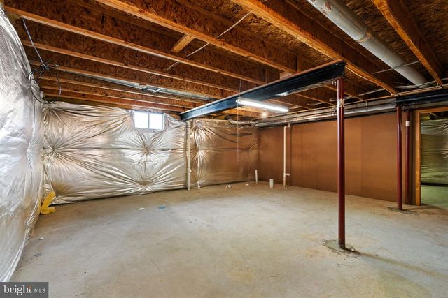 1226 BARKSDALE DR NE, Leesburg, VA 20176