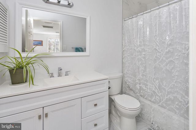 19 DORSET CT, Princeton, NJ 08540