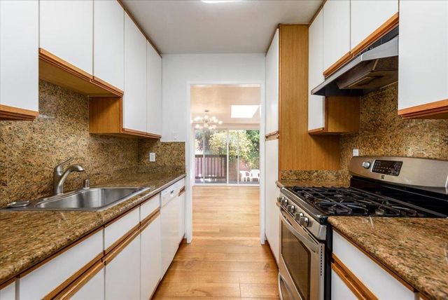 16 Malavear Court, Pacifica, CA 94044