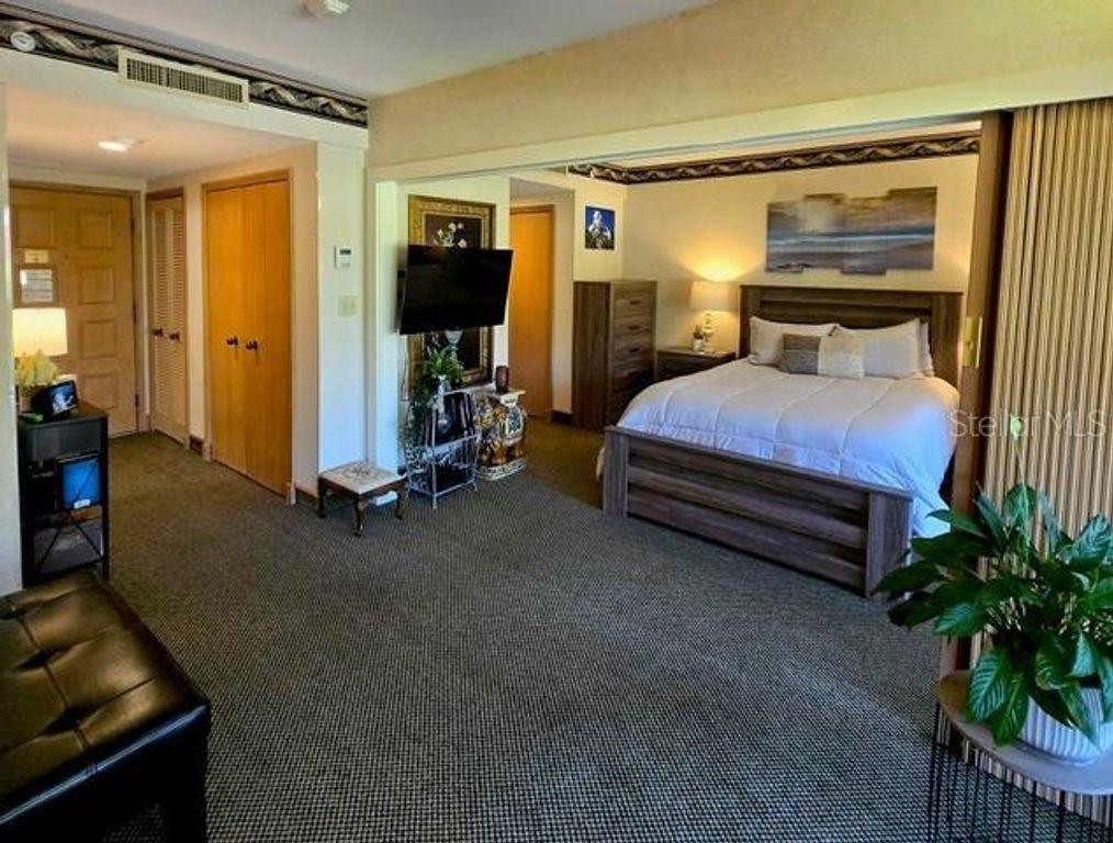 Image 15 of property listing at 36750 US HIGHWAY 19 N 4-107, Palm Harbor, FL 34684