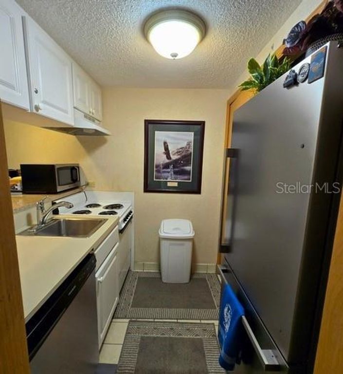 Image 10 of property listing at 36750 US HIGHWAY 19 N 4-107, Palm Harbor, FL 34684