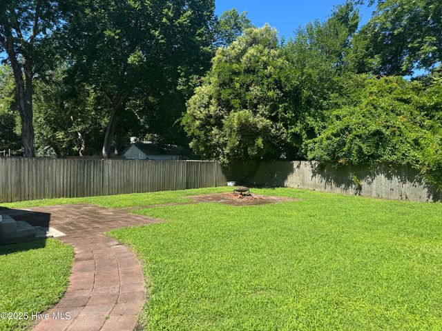 113 N Jarvis Street, Greenville, NC 27858