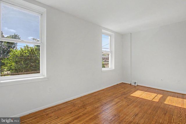 915 N 6TH ST, Philadelphia, PA 19123
