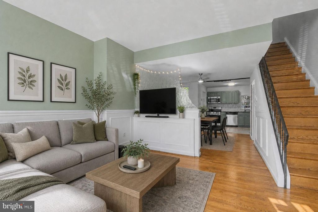 915 N 6TH ST, Philadelphia, PA 19123