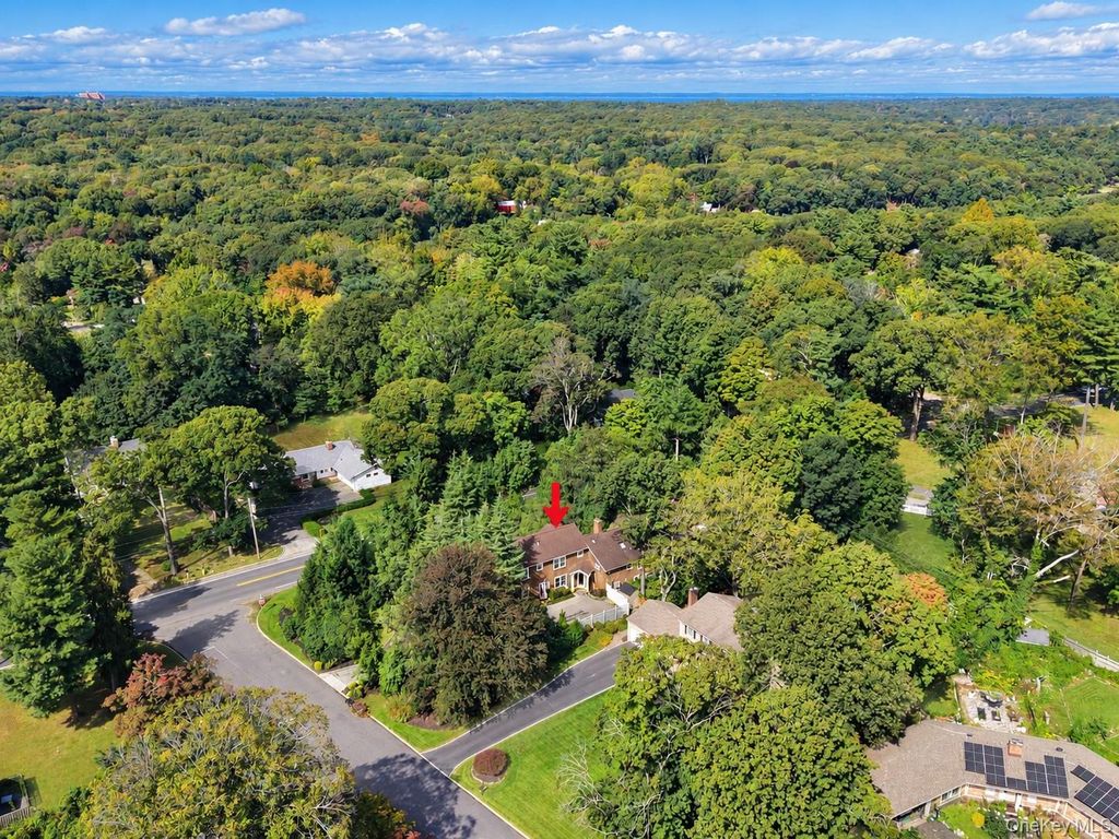 100 Edgewood Avenue, Smithtown, NY 11787 — photo 5