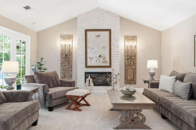 1911 Black Slate Ct, Gold River, CA 95670