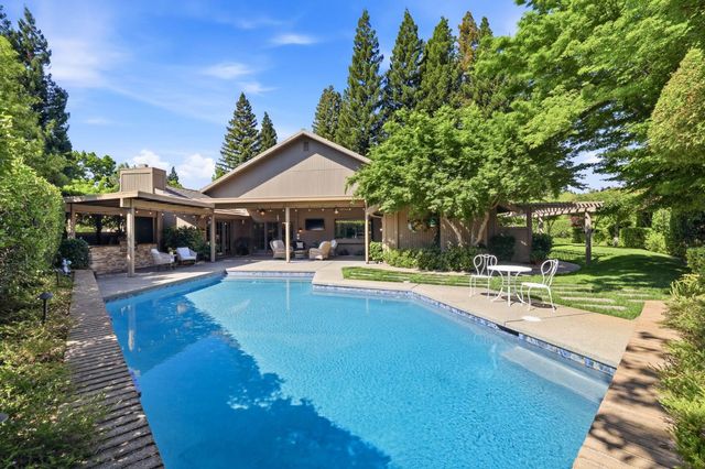 1911 Black Slate Ct, Gold River, CA 95670
