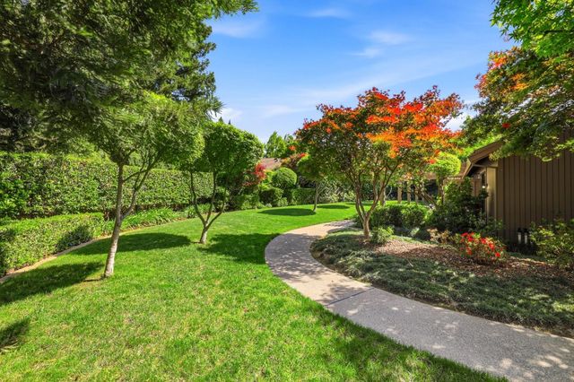 1911 Black Slate Ct, Gold River, CA 95670