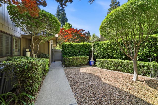 1911 Black Slate Ct, Gold River, CA 95670