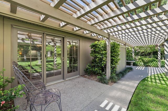 1911 Black Slate Ct, Gold River, CA 95670