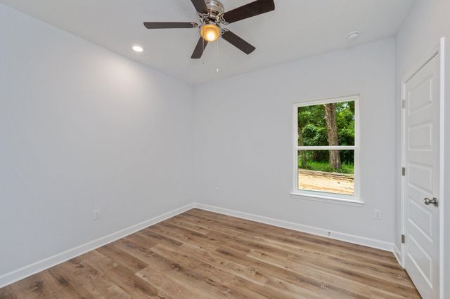 740 E Chestnut Avenue, Crestview, FL 32539
