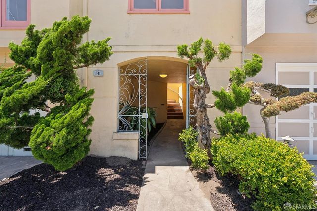 31 Middlefield Drive, San Francisco, CA 94132