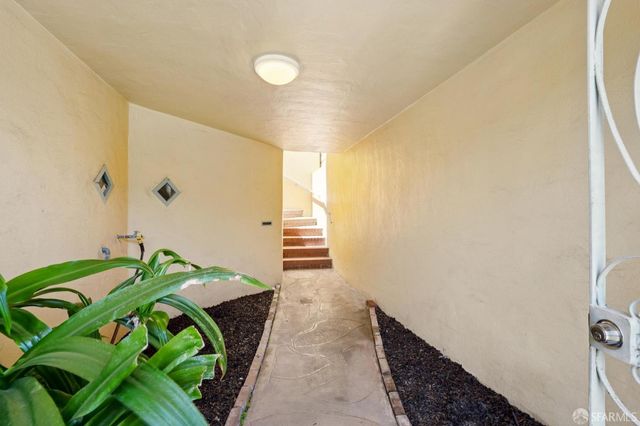31 Middlefield Drive, San Francisco, CA 94132