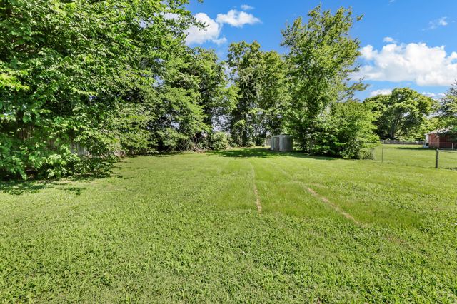 1645 Hannibal Dr, Oak Grove, KY 42262
