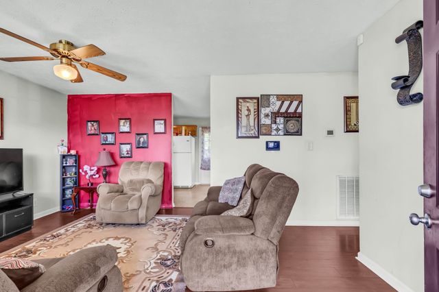 1645 Hannibal Dr, Oak Grove, KY 42262