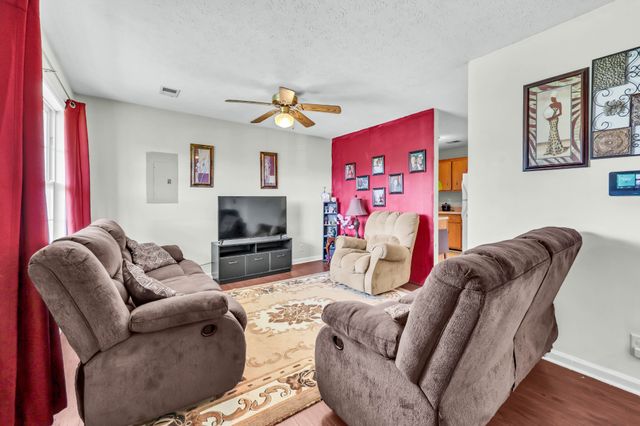 1645 Hannibal Dr, Oak Grove, KY 42262