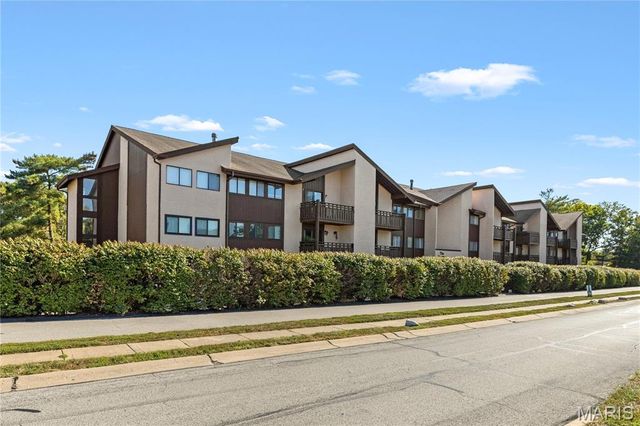 1465 Heritage Landing 306, St Charles, MO 63303