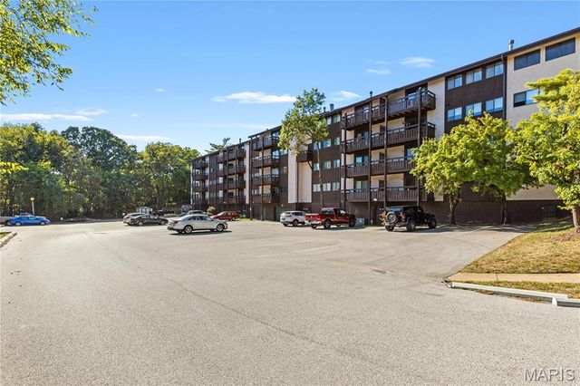 1465 Heritage Landing 306, St Charles, MO 63303