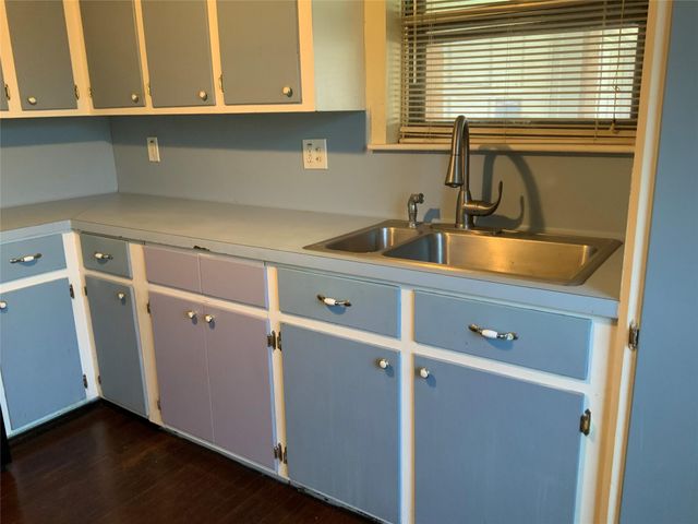 301 Travis Street, Baytown, TX 77520