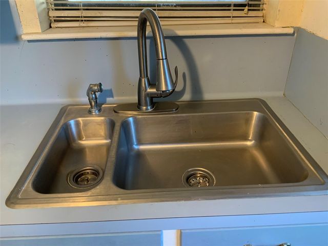 301 Travis Street, Baytown, TX 77520