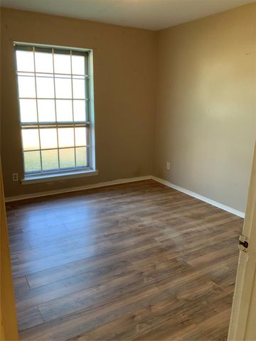 301 Travis Street, Baytown, TX 77520