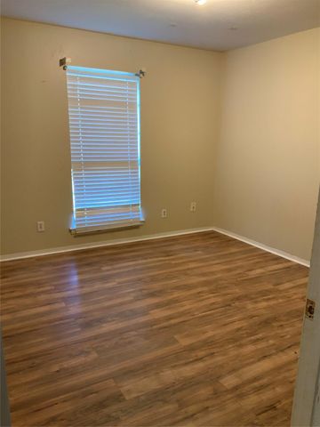 301 Travis Street, Baytown, TX 77520