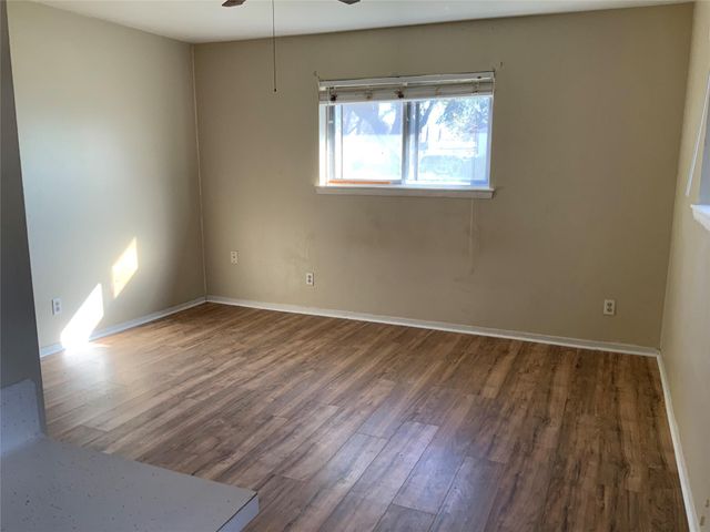 301 Travis Street, Baytown, TX 77520