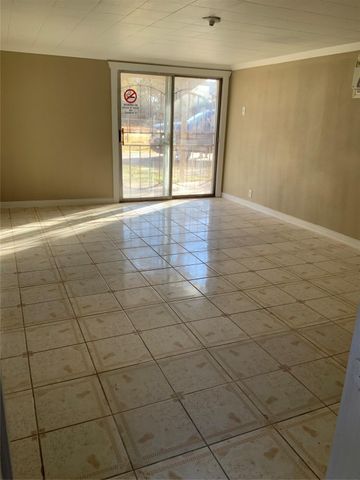 301 Travis Street, Baytown, TX 77520