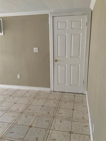 301 Travis Street, Baytown, TX 77520