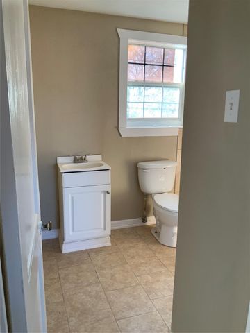 301 Travis Street, Baytown, TX 77520