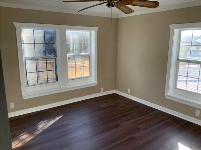 301 Travis Street, Baytown, TX 77520