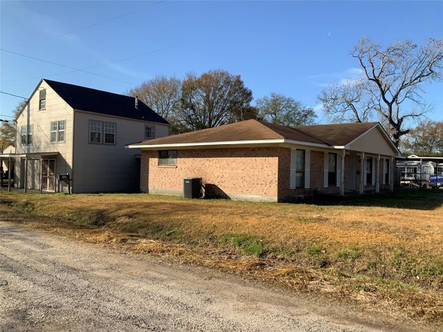 301 Travis Street, Baytown, TX 77520