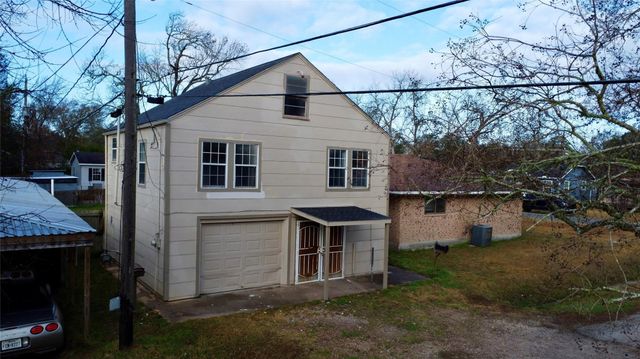 301 Travis Street, Baytown, TX 77520