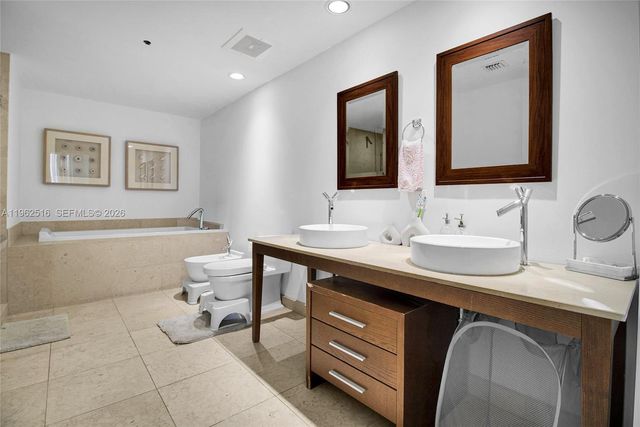 465 Brickell Ave 5102, Miami, FL 33131