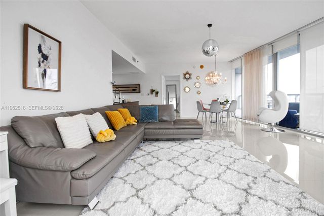 465 Brickell Ave 5102, Miami, FL 33131