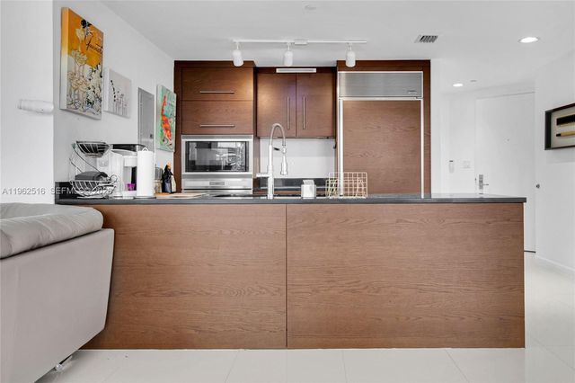 465 Brickell Ave 5102, Miami, FL 33131