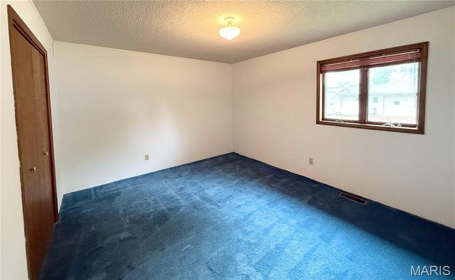 400 W Main, Novelty, MO 63460