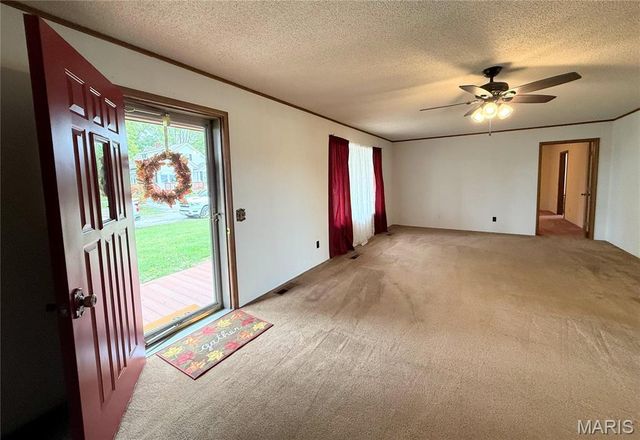 400 W Main, Novelty, MO 63460