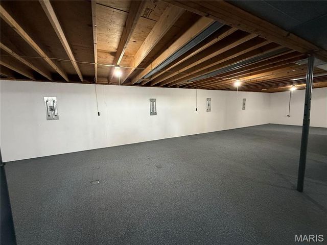 400 W Main, Novelty, MO 63460